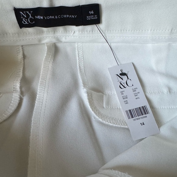 Essential High Rise Bootcut Pants - Picture 3 of 6